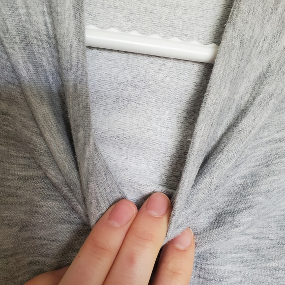 EUC Queen Bees Grey High-Vis Crop Top - Size Small or Medium - Running Top - Picture 8 of 8